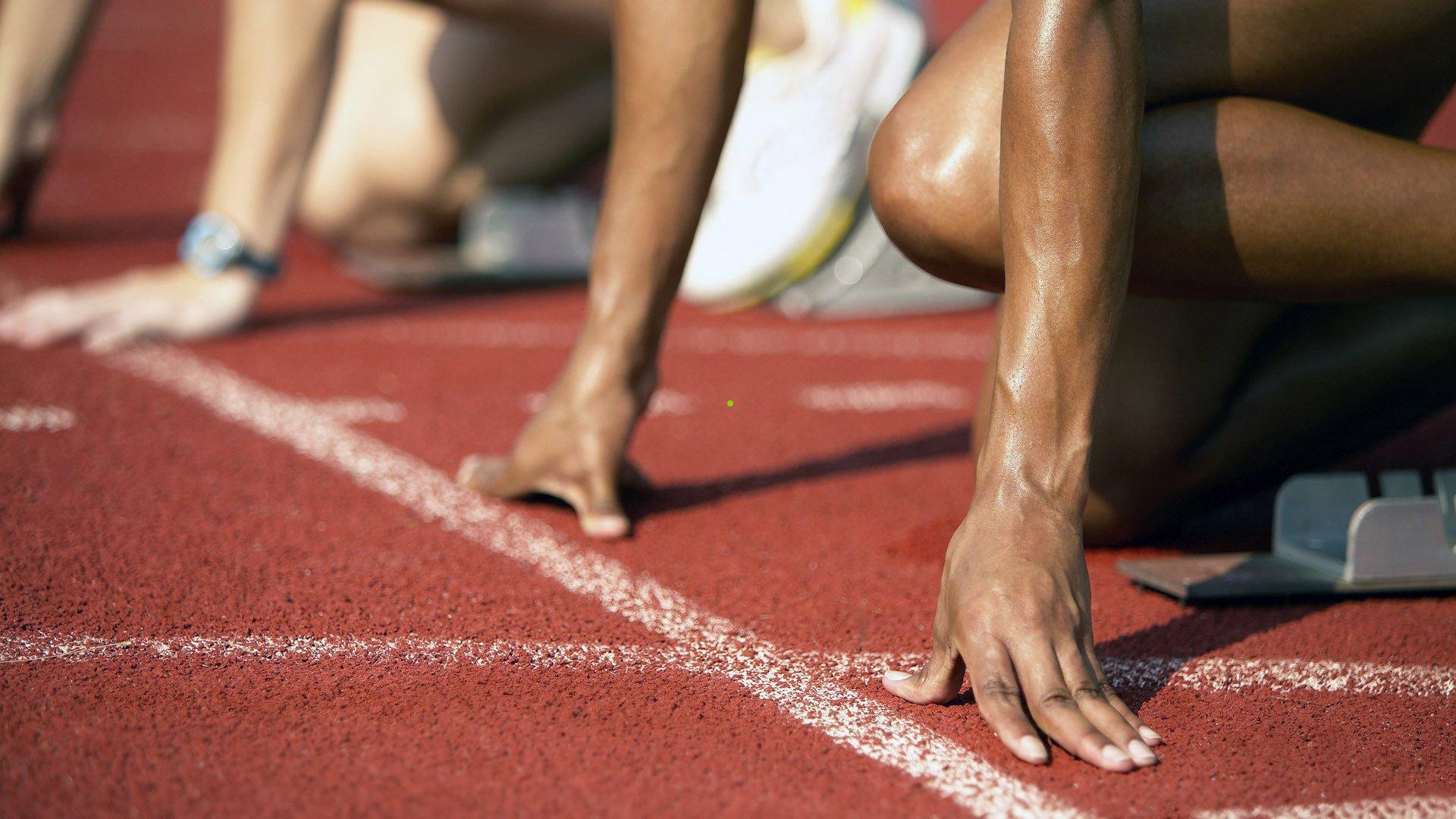 布克赞誉雷霆防守阵容，多名悍将协同作战，换防搭档默契无间